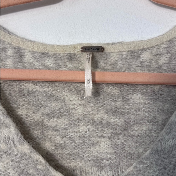 Free People Oversized Cozy Alpaca/Mohair Knit Bell-Sleeve V Neck Top Sweater M - Picture 6 of 13